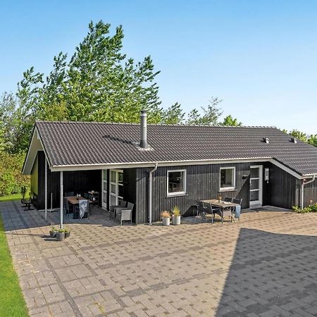 Cozy Home In Tarm With Kitchen Eksteriør bilde
