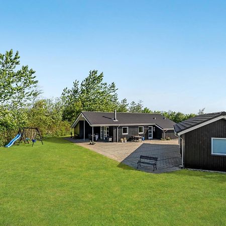 Cozy Home In Tarm With Kitchen Eksteriør bilde