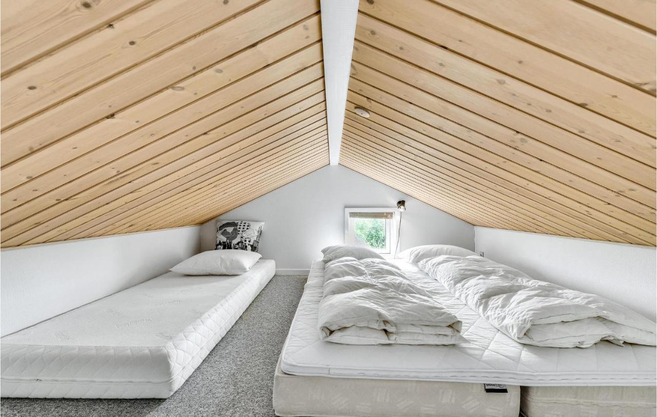 Cozy Home In Tarm With Kitchen Eksteriør bilde