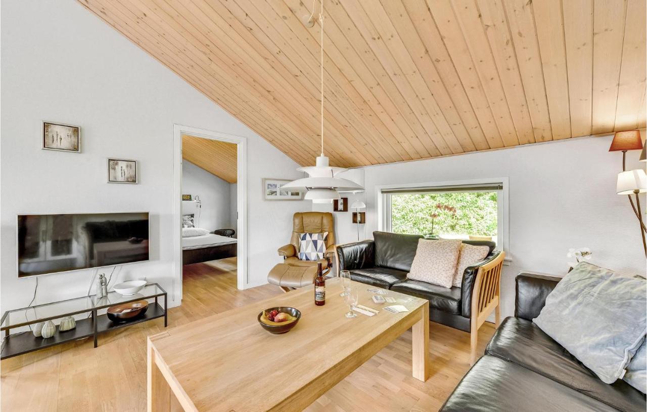 Cozy Home In Tarm With Kitchen Eksteriør bilde