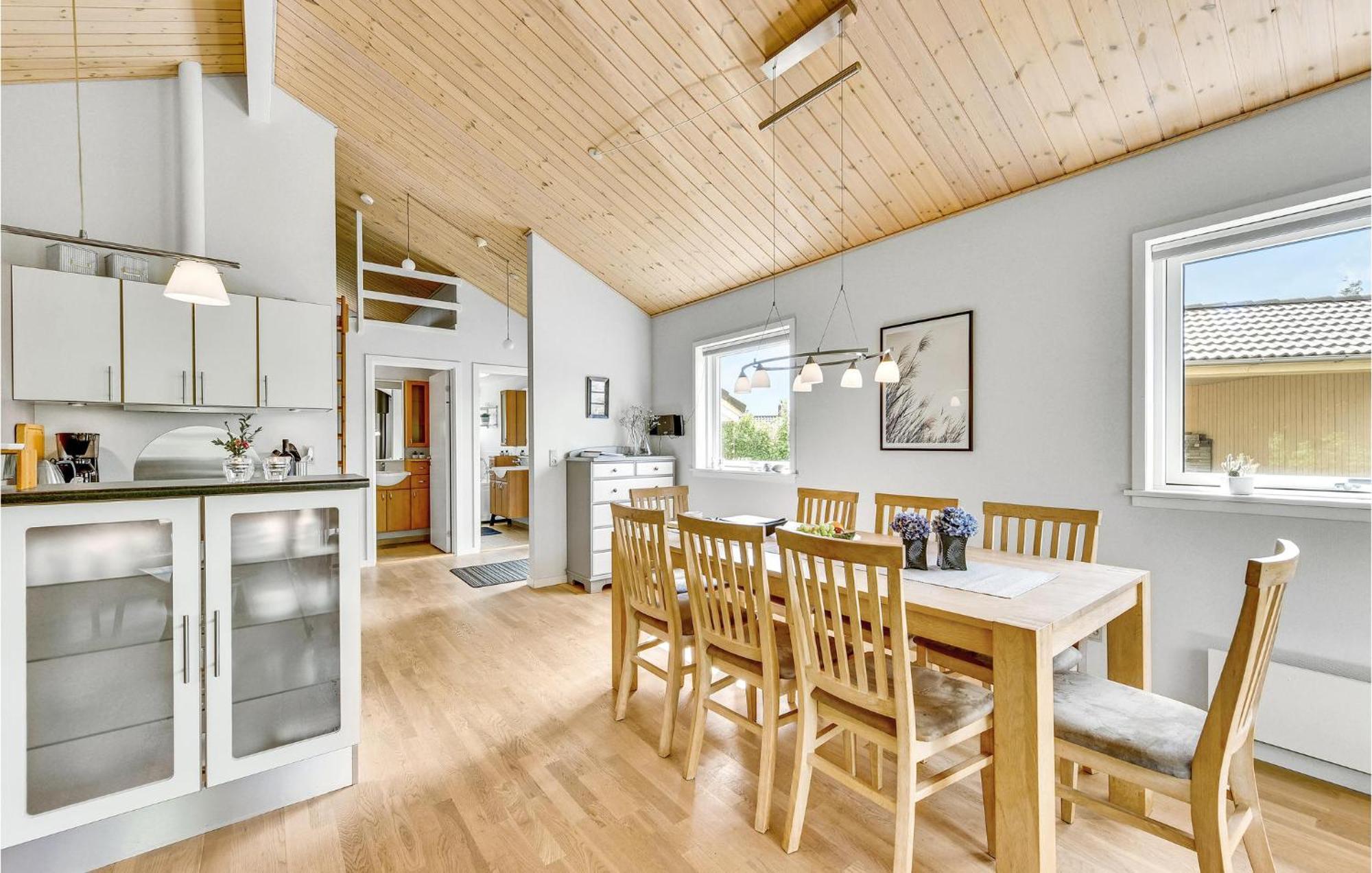 Cozy Home In Tarm With Kitchen Eksteriør bilde